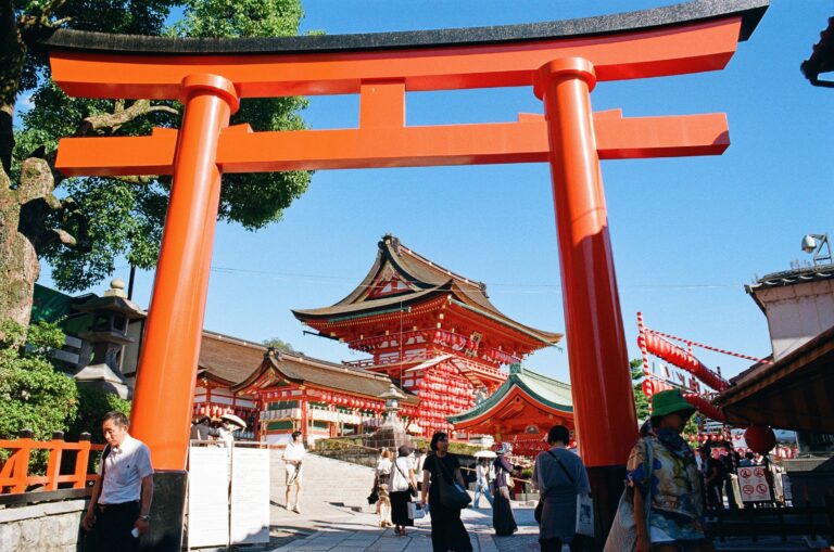 大阪天神祭ガイド：日本三大祭りの船渡御と花火を満喫する方法